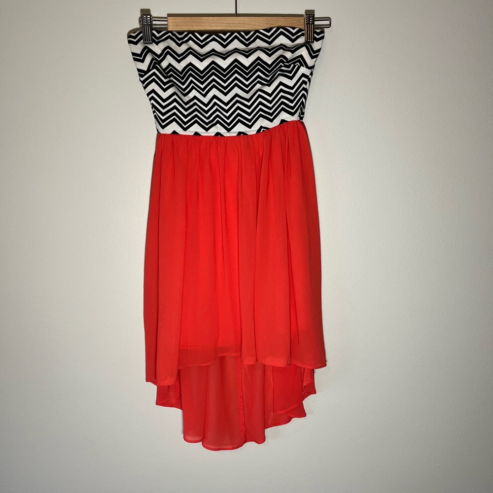 NWT Sequin Hearts Juniors Dress Mini Size Small Black White Coral Strapless